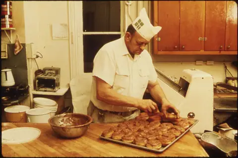 Niaz Bakers photo 2